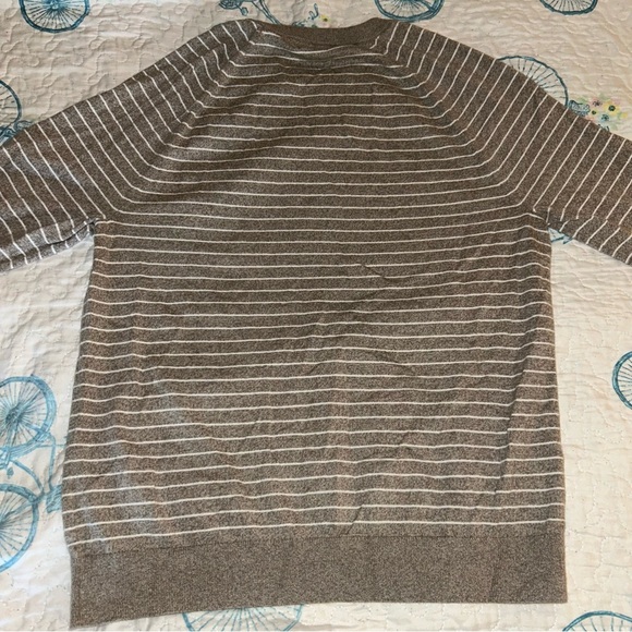 Banana Republic Sweater - Picture 4 of 5